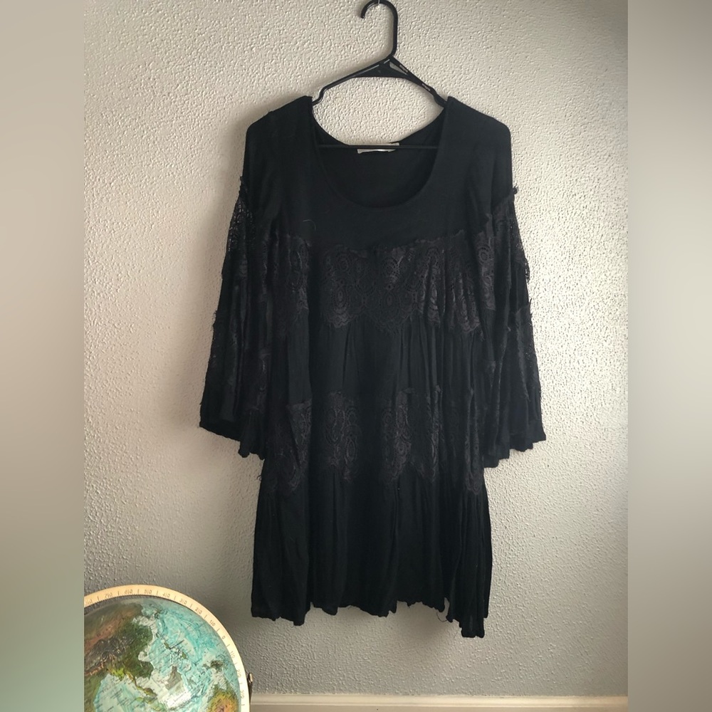 MINKPINK black lace bell sleeved top or dress with lining
